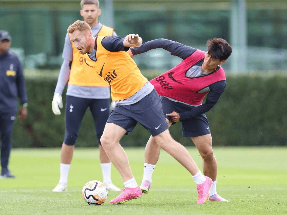 阿斯顿维拉英超前5轮不胜，现四连胜登顶英超第3（从前五轮不胜到四连胜，阿斯顿维拉跃居英超第三）