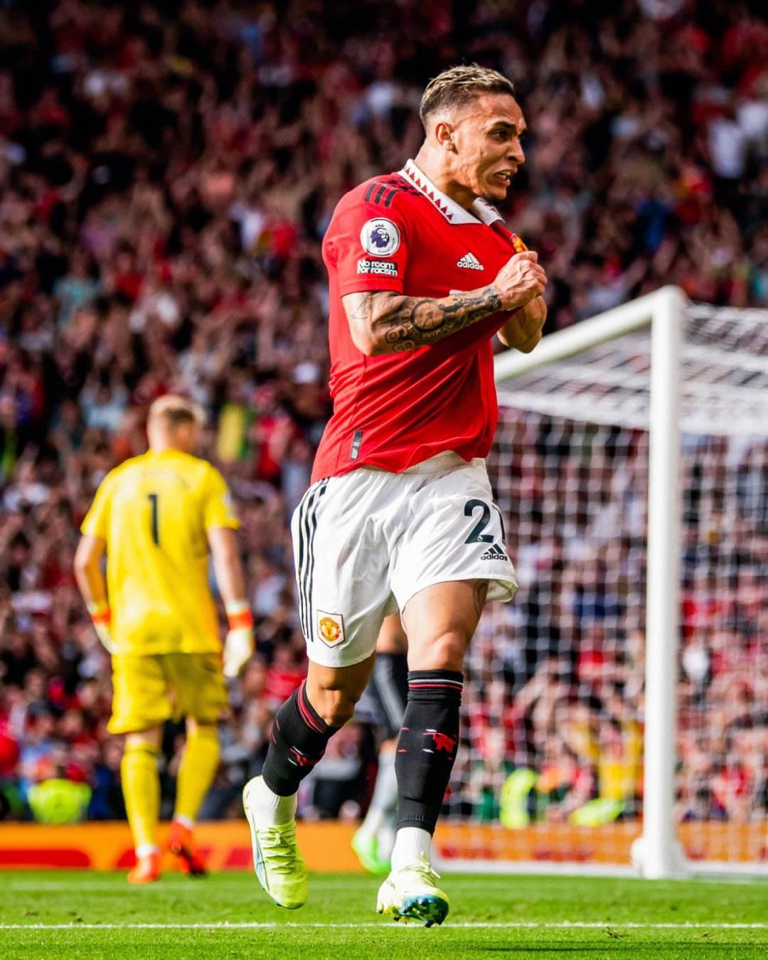 博尔哈：哈兰德是目前足坛最佳中锋；历史最佳中锋是德罗巴（博尔哈认为：哈兰德是当今足坛头号中锋，德罗巴则为史上最佳）